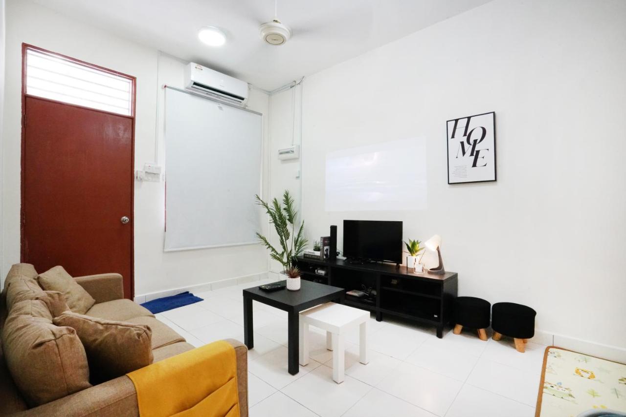 Waterpark Tvbox By Joyfully 20b10 Holiday home Desaru